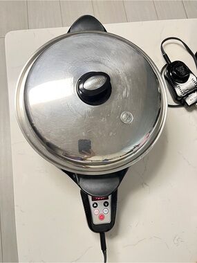 Saladmaster 12” Oil Core Electric Skillet, model SA012OCU,